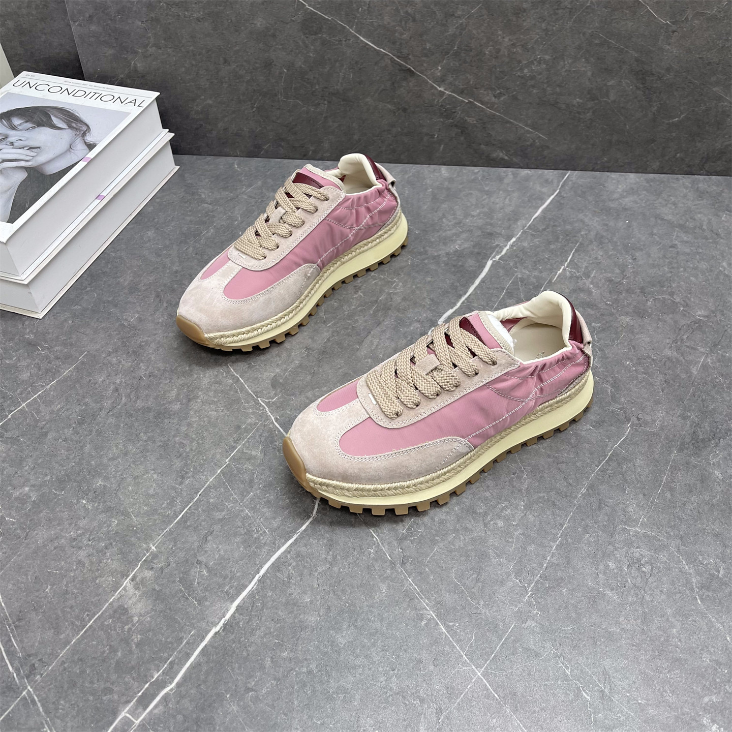 厚底防滑休闲运动鞋女2026春季新款真皮软底不累脚舒适百搭阿甘鞋