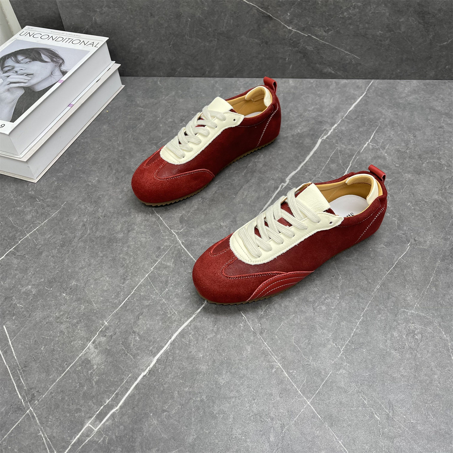 平底休闲德训鞋女2026春季新款拼色牛皮软底轻便不累脚运动阿甘鞋