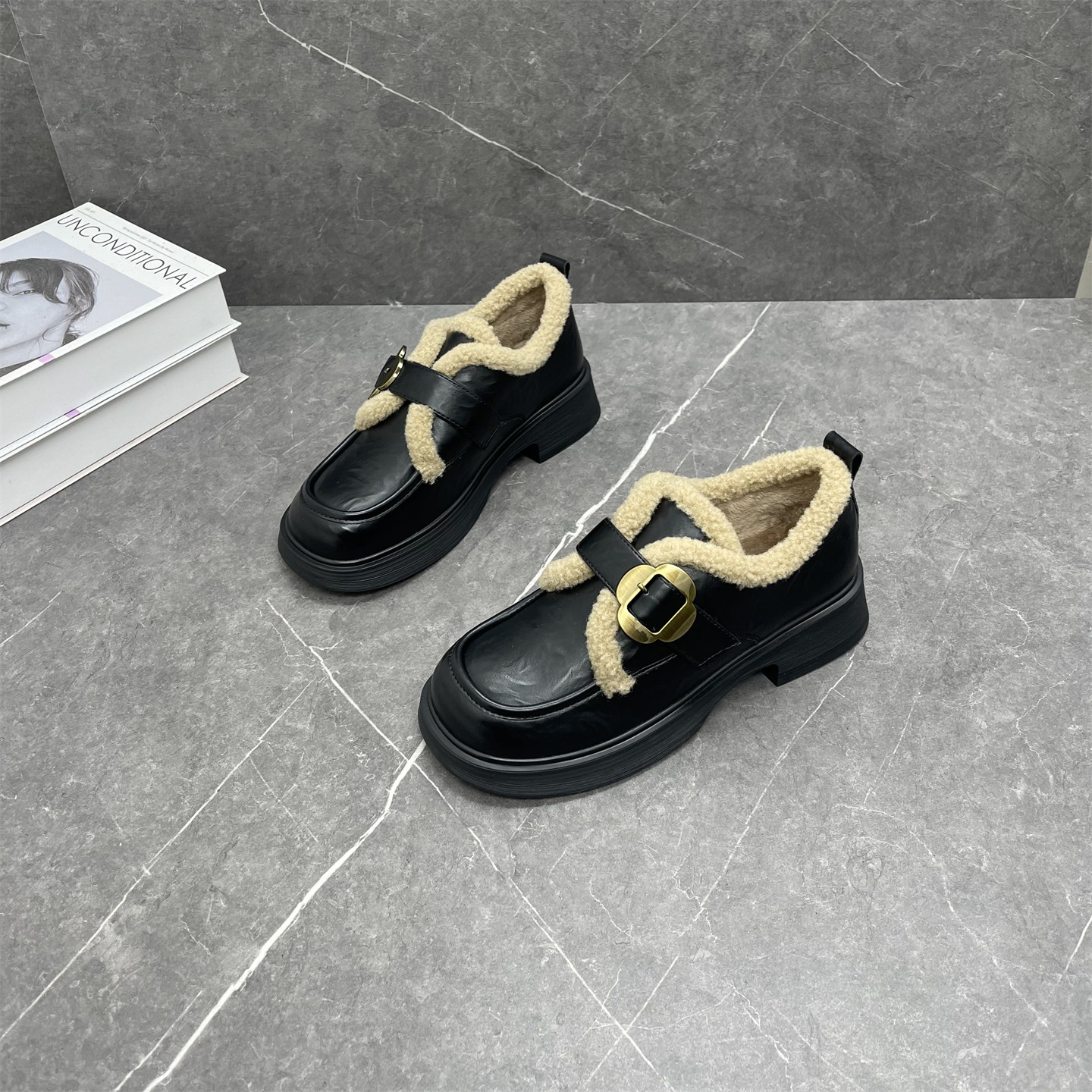 真皮加绒粗跟乐福鞋女2025冬季新款魔术贴一脚蹬英伦风保暖小皮鞋,女鞋,乐福鞋（豆豆鞋）,淘宝优惠券,粉丝福利购,淘宝优惠卷