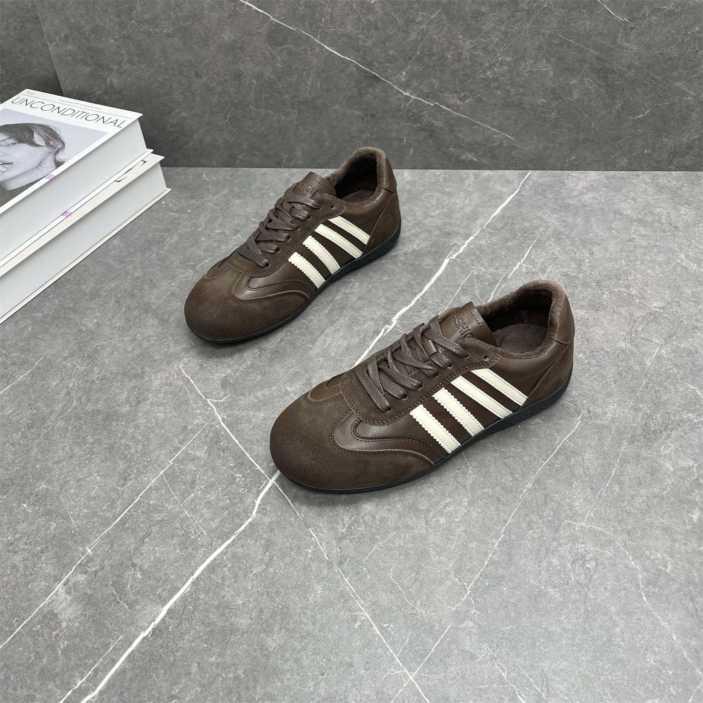 真皮加绒德训鞋女2025年秋冬