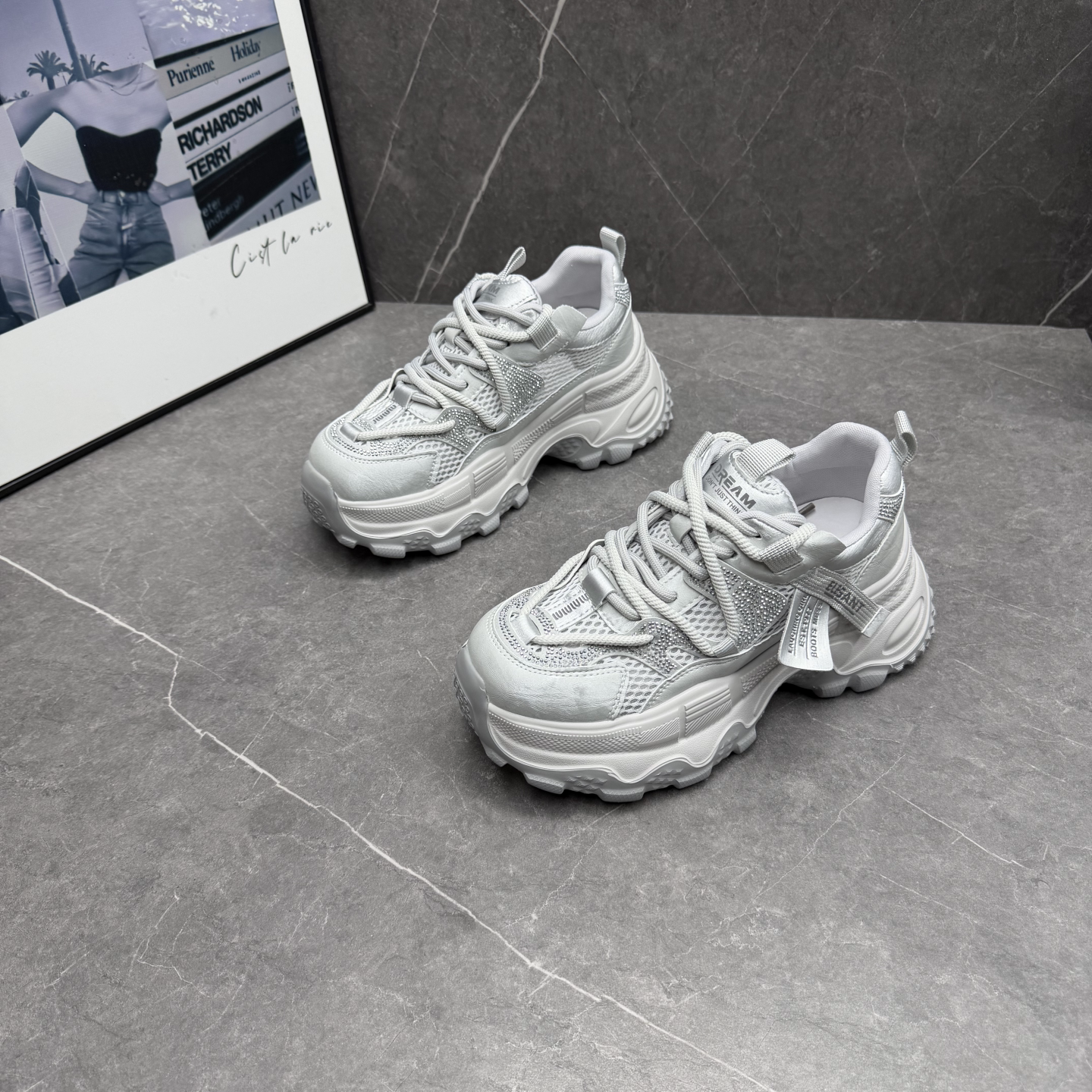 小个子水钻高级感厚底老爹鞋女2026年春夏新款网面透气增高休闲鞋