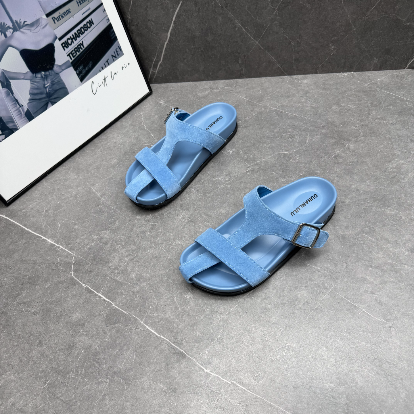 真皮休闲厚底罗马凉鞋女2026夏季新款百搭平底休闲外穿一字凉拖潮