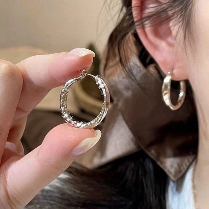 秋冬新款咖金色纹理圈圈耳环女法式小众时尚简约耳扣精致轻奢耳饰