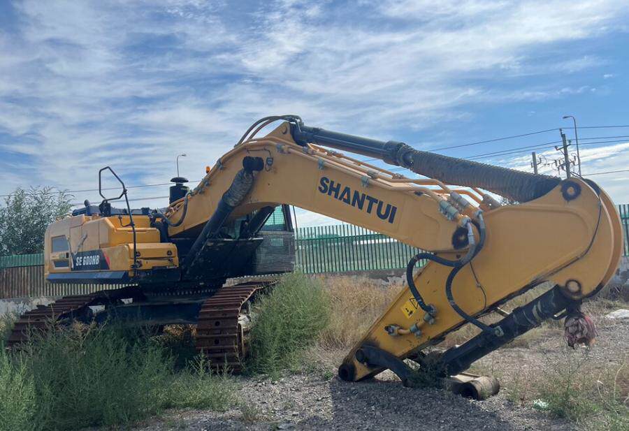 3月23日乌鲁木齐挖掘机SE600HB网络拍卖公告