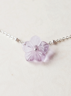 一枝春心系列琉璃桃花朵吊坠小众设计锁骨链高级感银镀18k金项链
