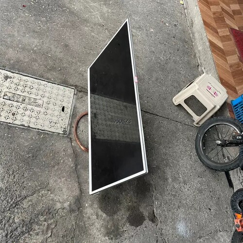 议价32寸HKC 20台，成色如图显示器具体的参数如下，量少不议【】