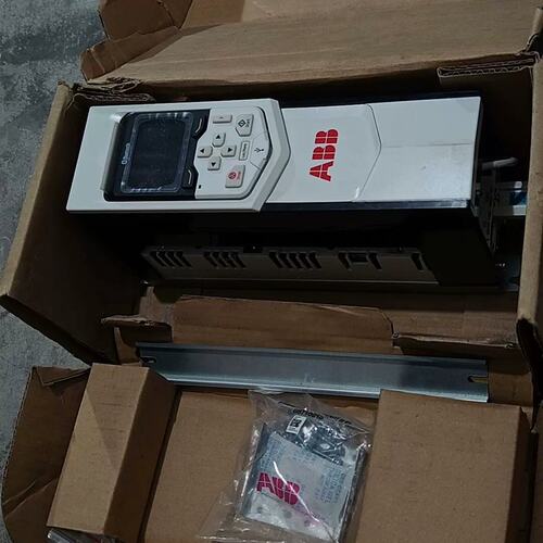 【议价】变频器ACS880-04-725A-3外挂主板 原