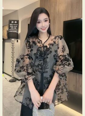 今年流行漂亮小衫2024春夏款新中式黑色衬衫独特别致国风高端上衣