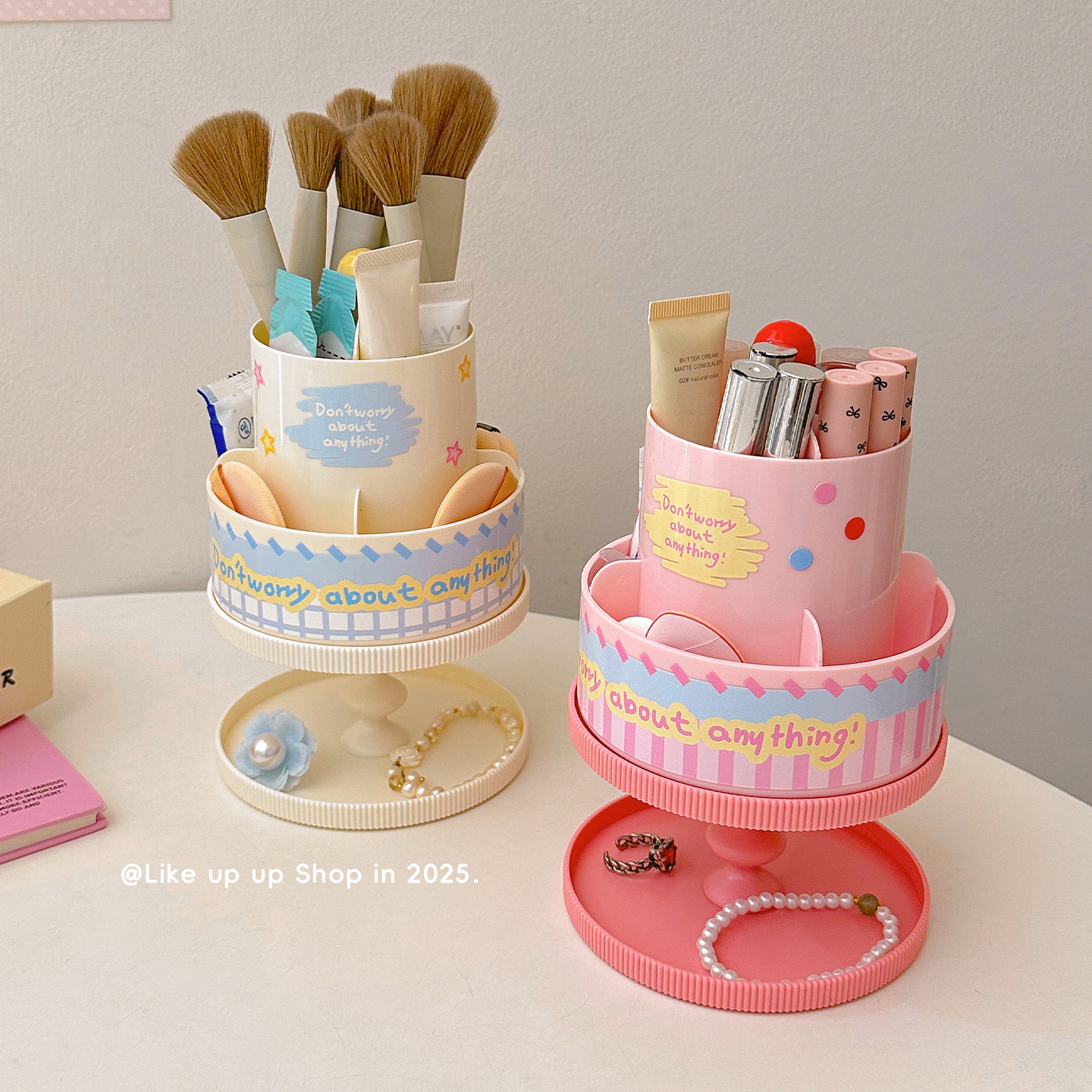 化妆刷收纳筒旋转梳妆台化妆品收纳盒口红眼影眼线置物架桌面笔筒