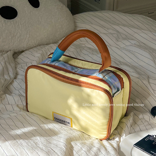 三室一厅化妆包女大容量分区收纳袋2024新款超火便携式旅行洗漱包