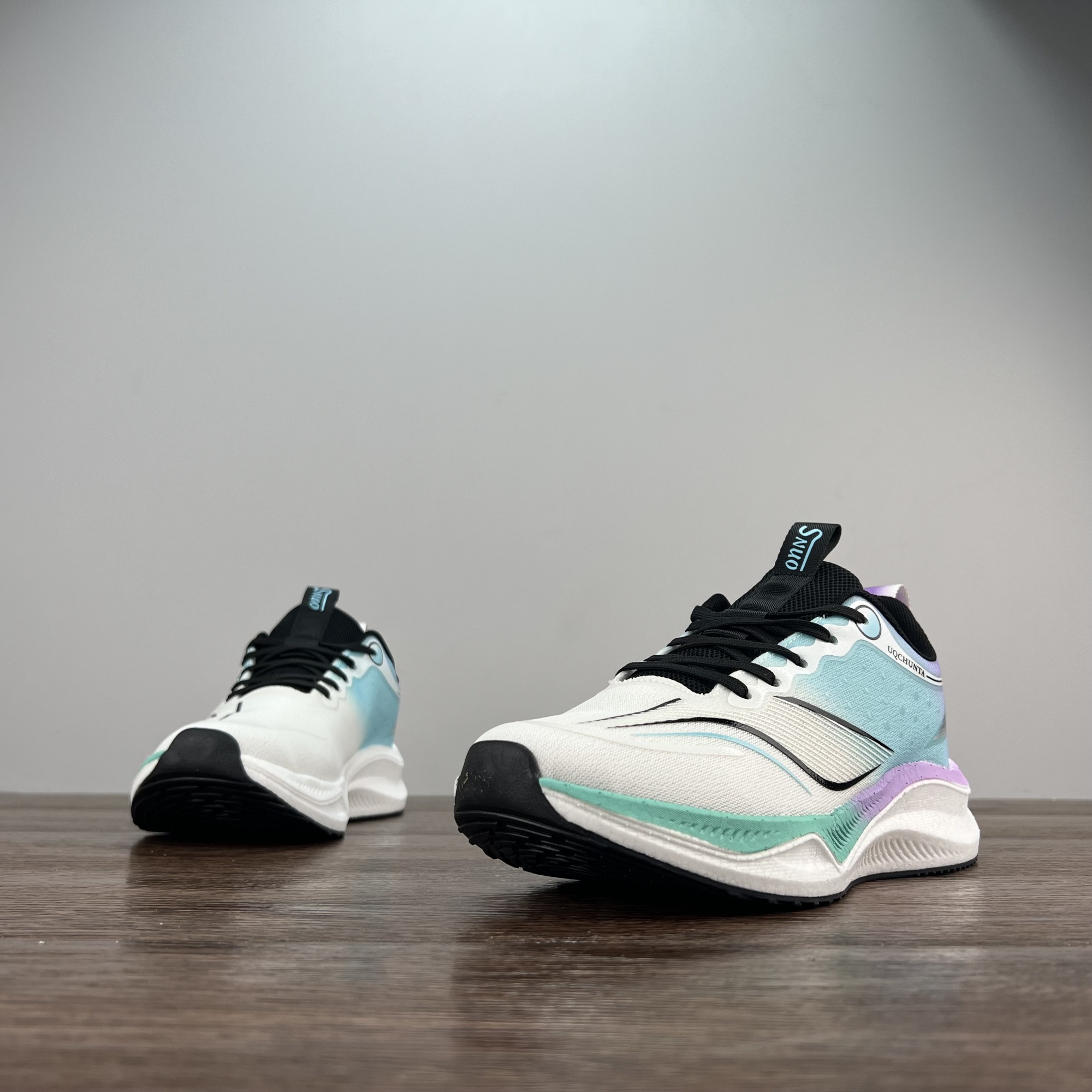 尾货捡漏情侣四面弹马拉松跑鞋