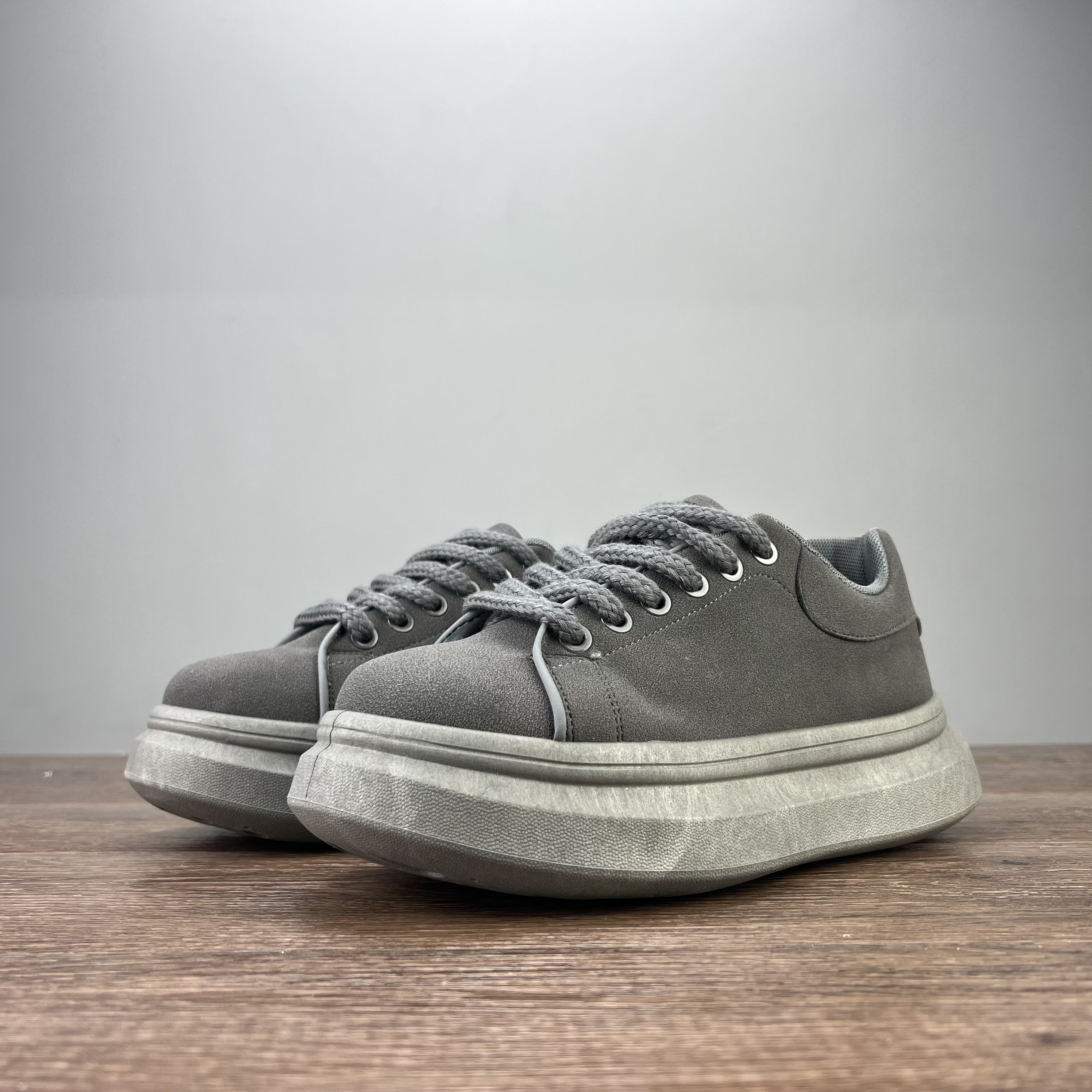 SIFU商贸外贸男士运动休闲板鞋