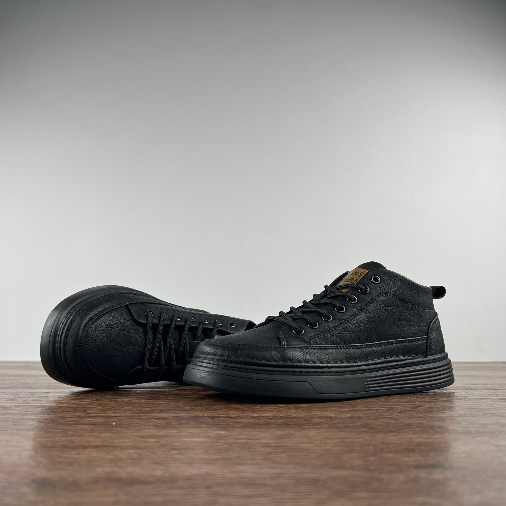 外贸男士秋冬休闲高帮皮鞋缝线