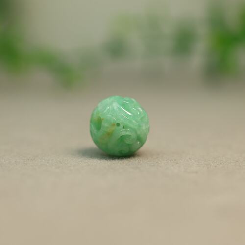 缅甸天然A货翡翠镂空雕花珠子