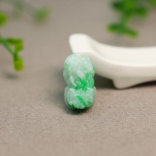 阳绿缅甸天然A货翡翠貔貅吊坠