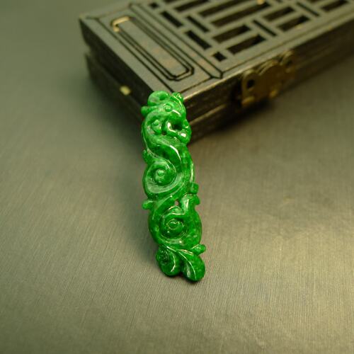 缅甸天然A货翡翠凤鸟吊坠