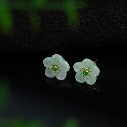 缅甸天然A货翡翠梅花耳钉