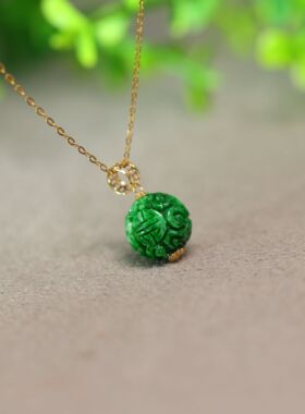 #L266 18K金镶嵌糯底辣绿缅甸天然A货翡翠团寿龙纹圆珠子锁骨吊坠