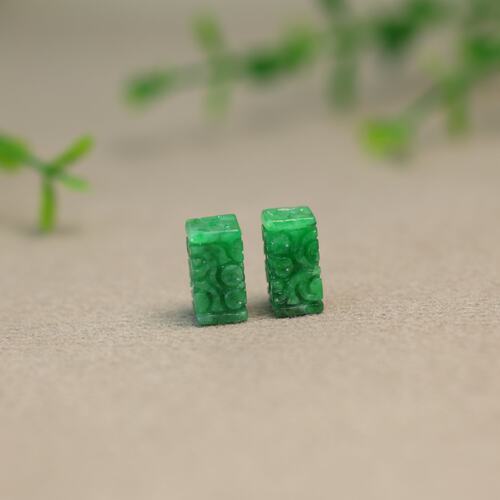 天然A货翡翠长方柱形雕花桶珠