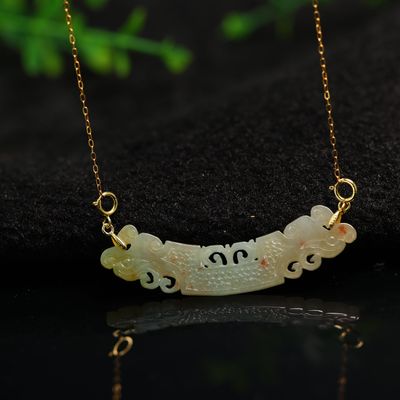 翡翠玉璜弯条龙钩锁骨链吊坠