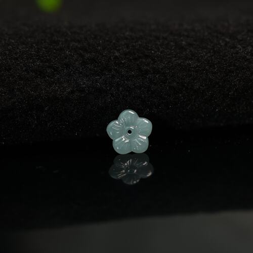 冰蓝水缅甸天然A货翡翠梅花