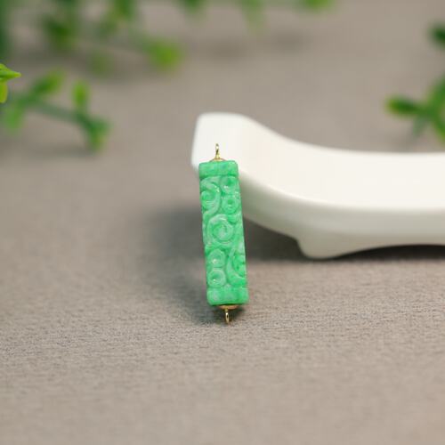 天然翡翠长方柱条形雕花路路通