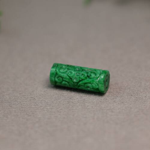 满色辣绿天然A货翡翠雕花管珠