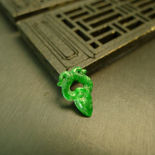 缅甸天然A货翡翠小剪刀小吊坠