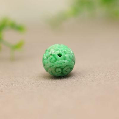 满色阳绿天然A货翡翠雕花珠子