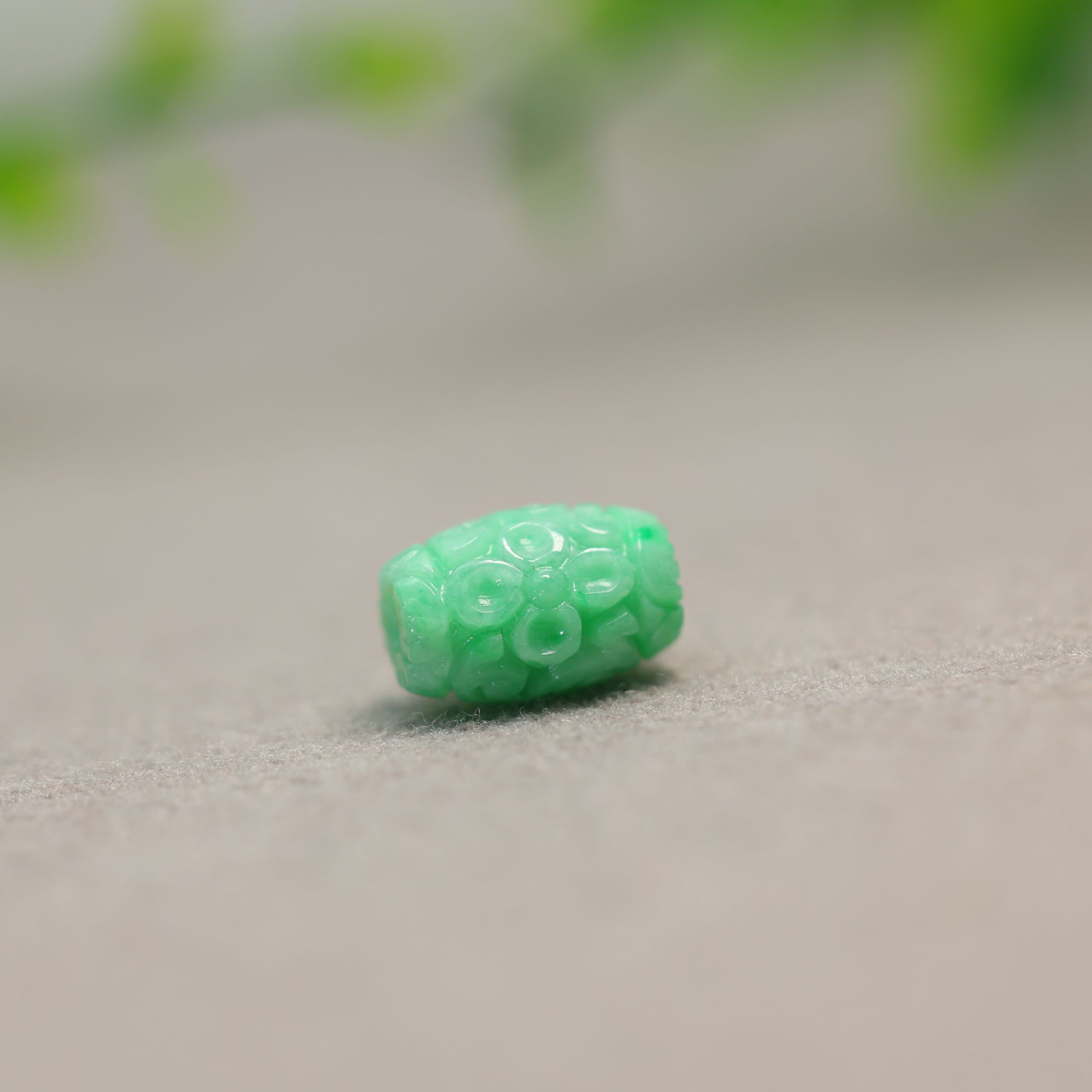 阳绿翡翠雕花路路通鼓珠转运珠