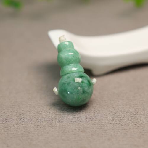 缅甸天然A货翡翠珠子三通佛头