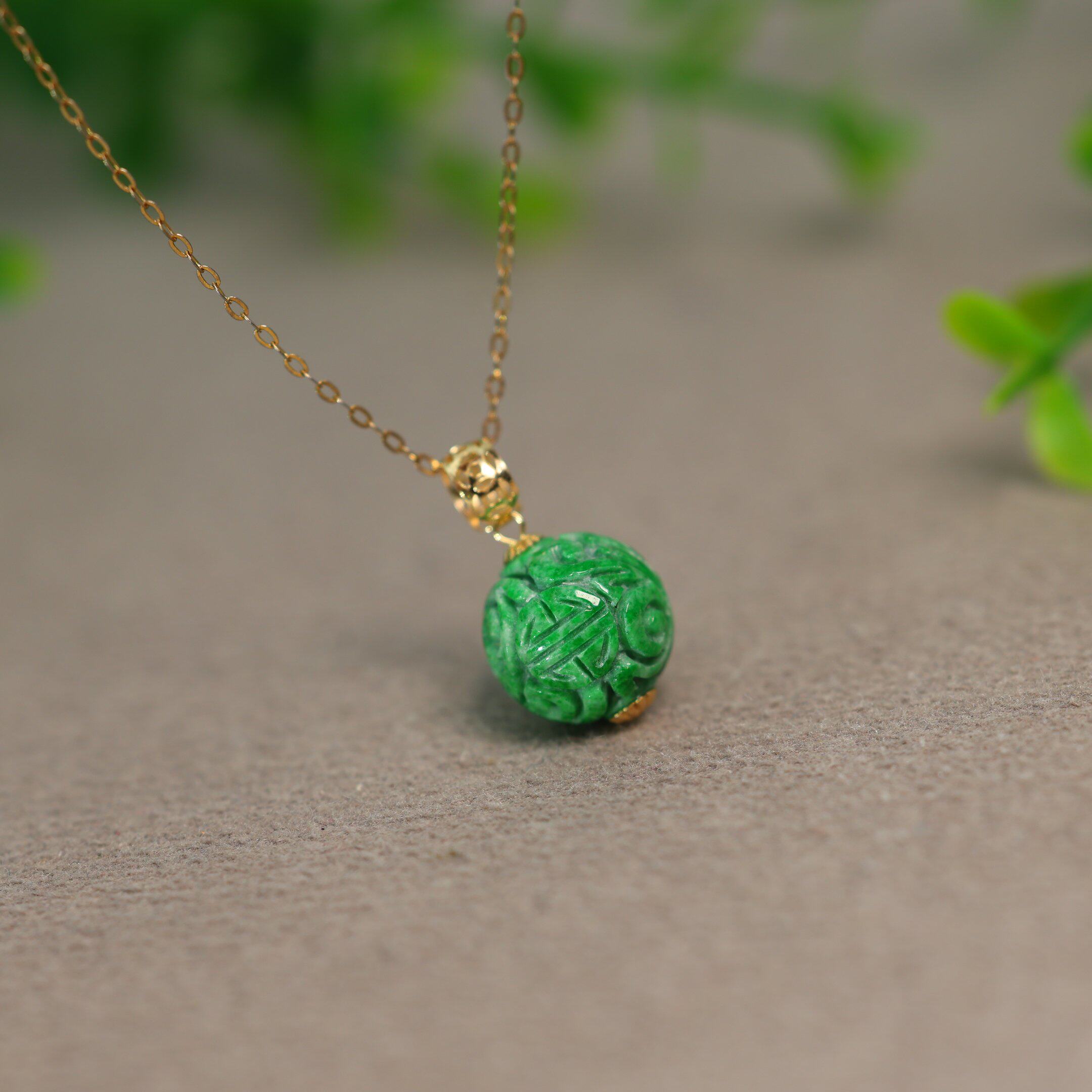 #N139 18K金满绿缅甸天然A货翡翠团寿纹雕花珠子圆珠吊坠 不含链