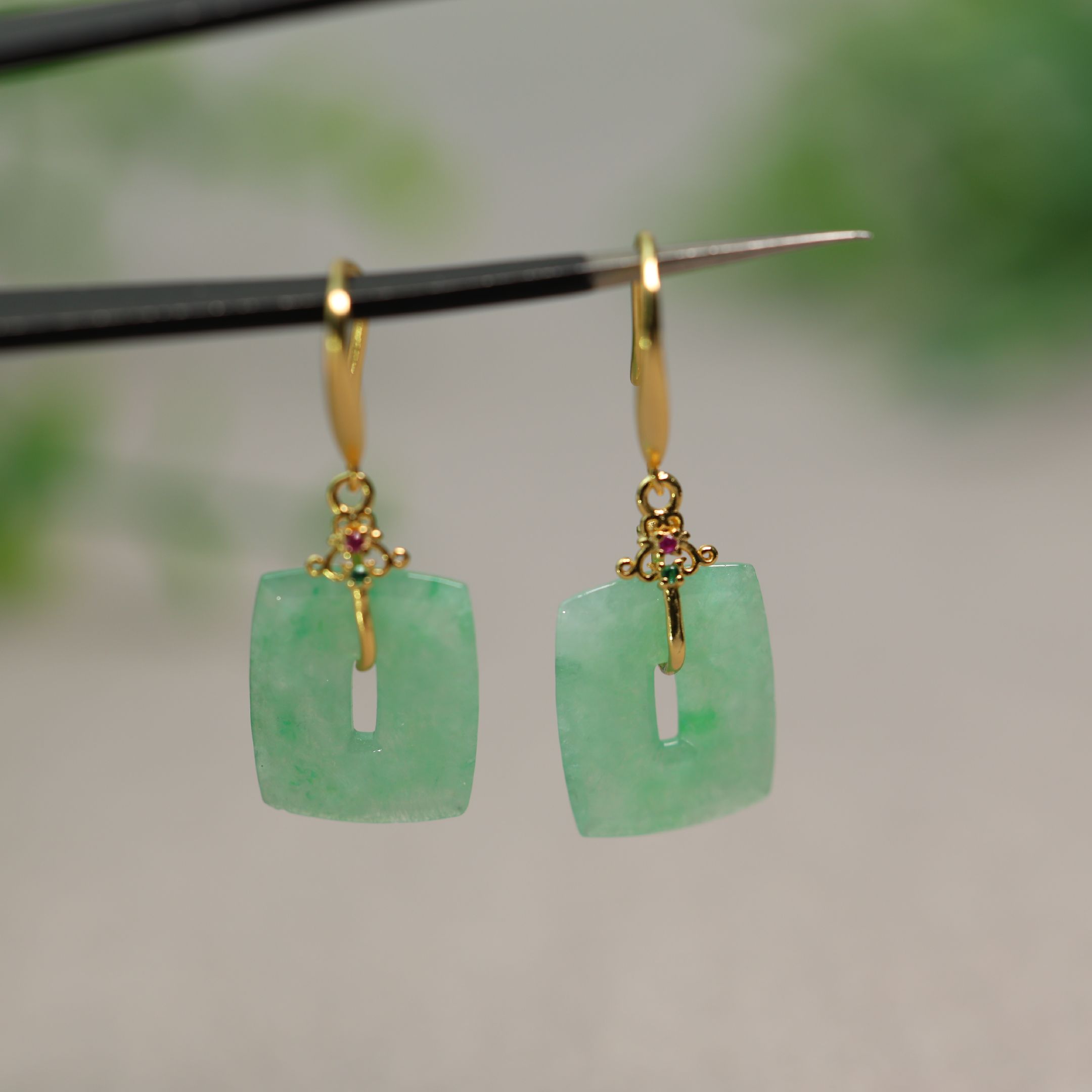 冰种飘阳绿天然A货翡翠方糖耳坠