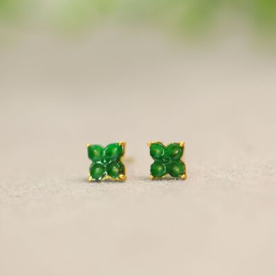 满色辣绿天然A货翡翠四叶草耳钉