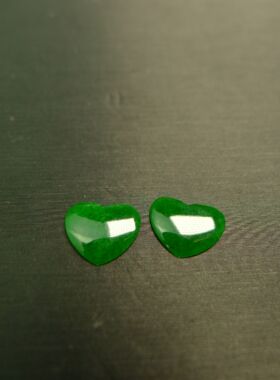 #C305一对满色辣绿天然A货翡翠桃心戒面 可镶嵌戒指耳钉