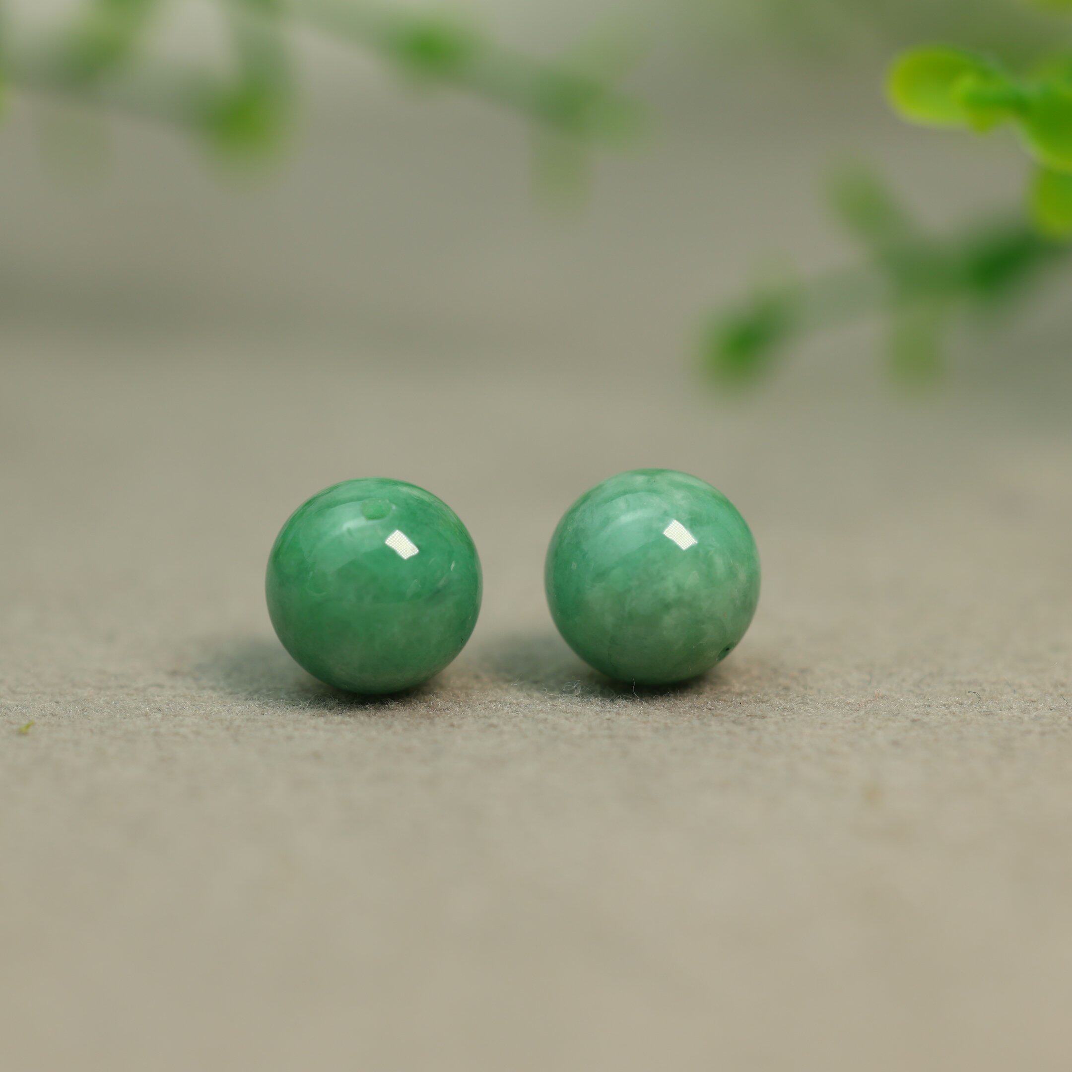 #L593 一对满绿缅甸A货翡翠珠子12MM素面圆珠散珠