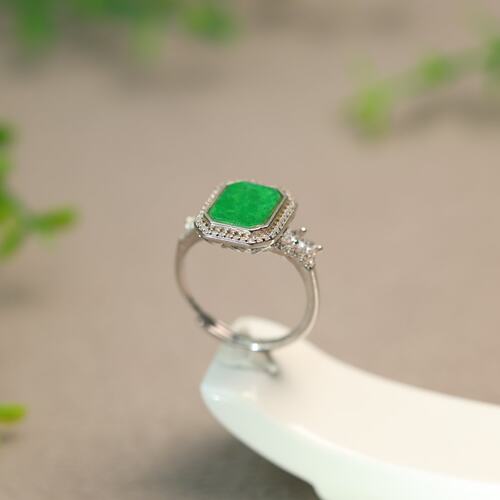 缅甸天然A货翡翠方形戒指