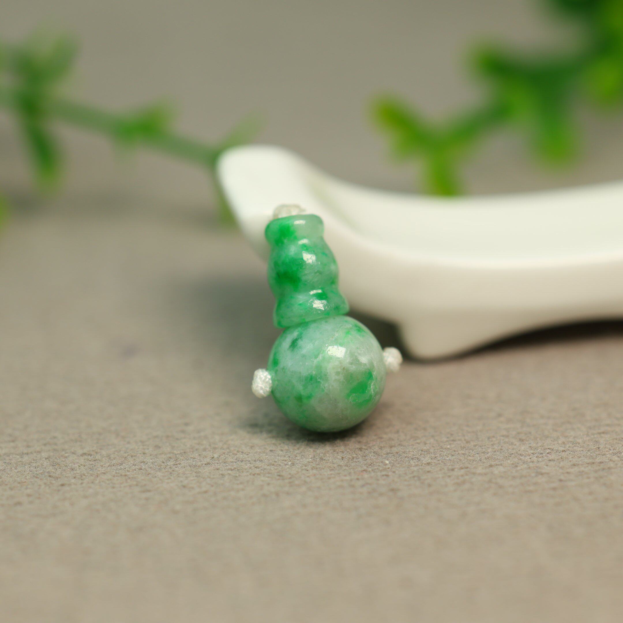 #L722 阳绿缅甸天然A货翡翠素面珠子三通佛头18子珠串配件