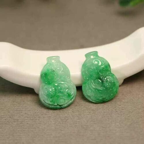 糯底果绿天然A货翡翠雕花葫芦