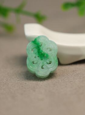 翡翠雕花钱币中国结形背云