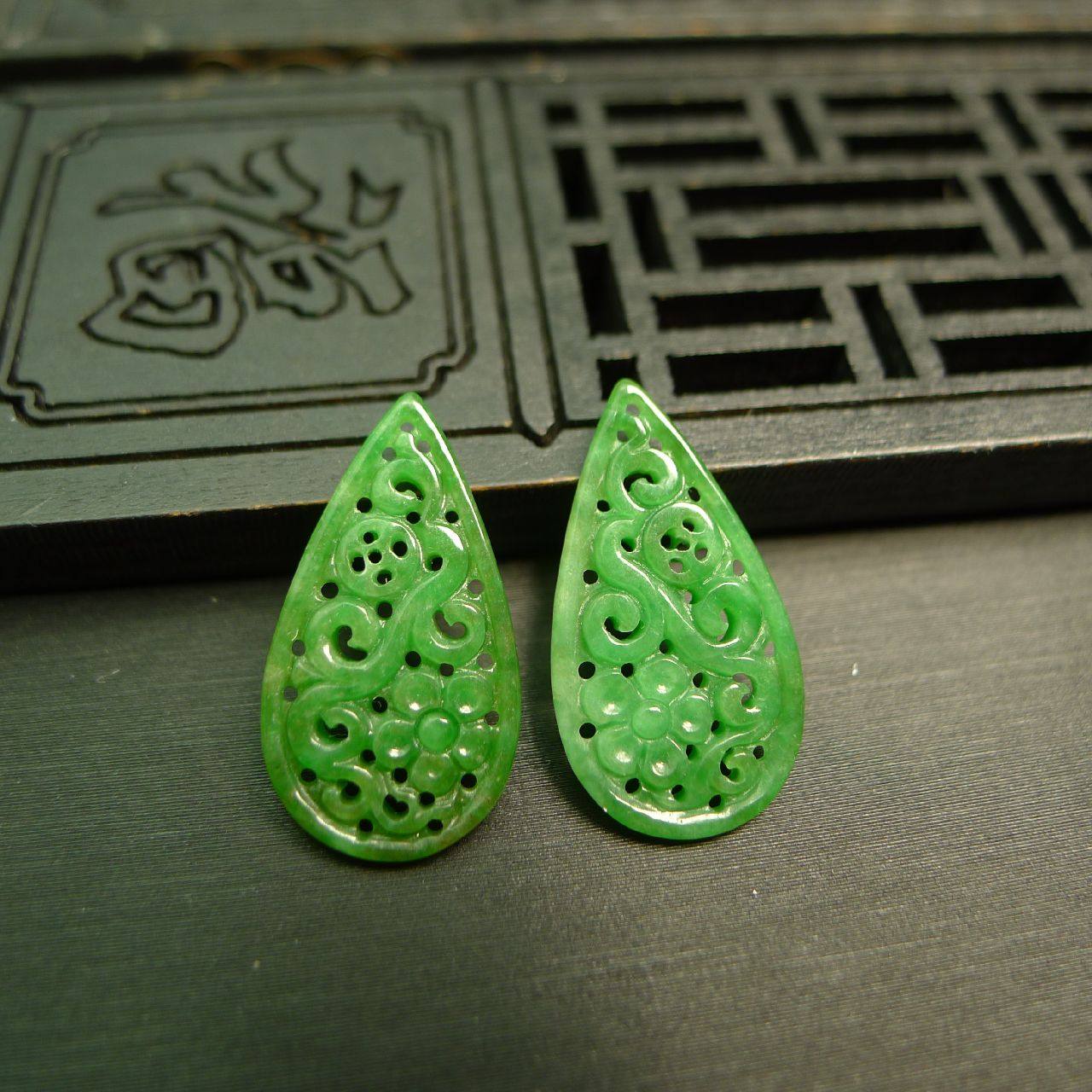 老翡翠镂空花水滴形耳坠花片