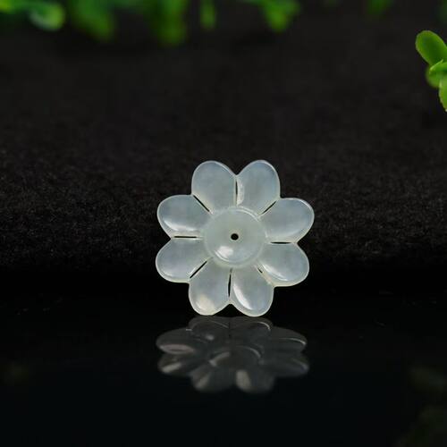 和田白玉镂空八瓣小花花朵