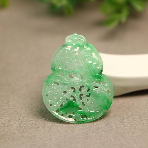 翡翠镂空雕花葫芦吊坠花片