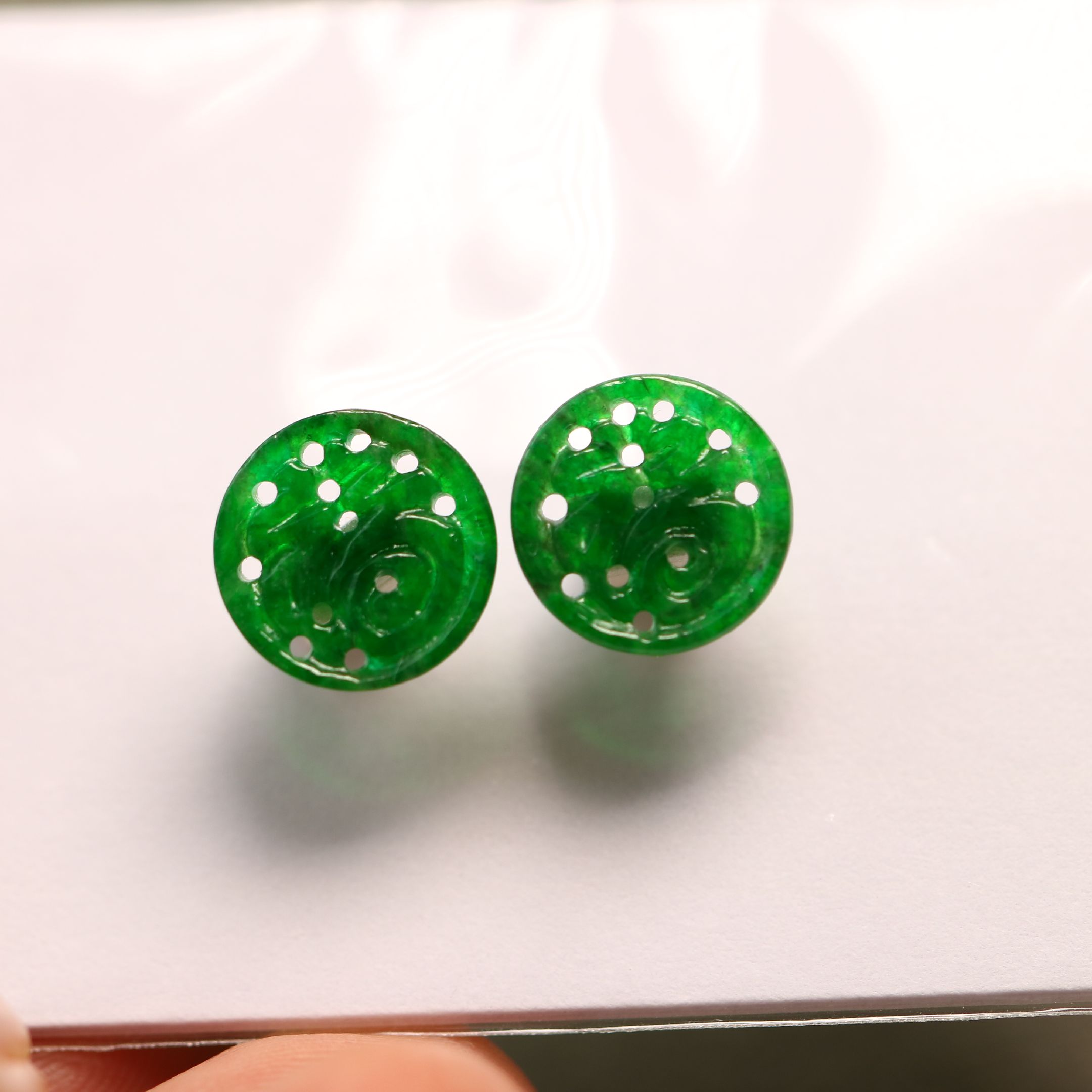 天然A货翡翠镂空雕圆形福字