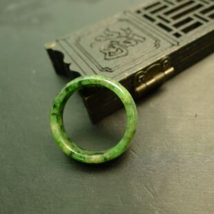#G482黄加绿天然A货老翡翠戒指指环 23号圈口男戒