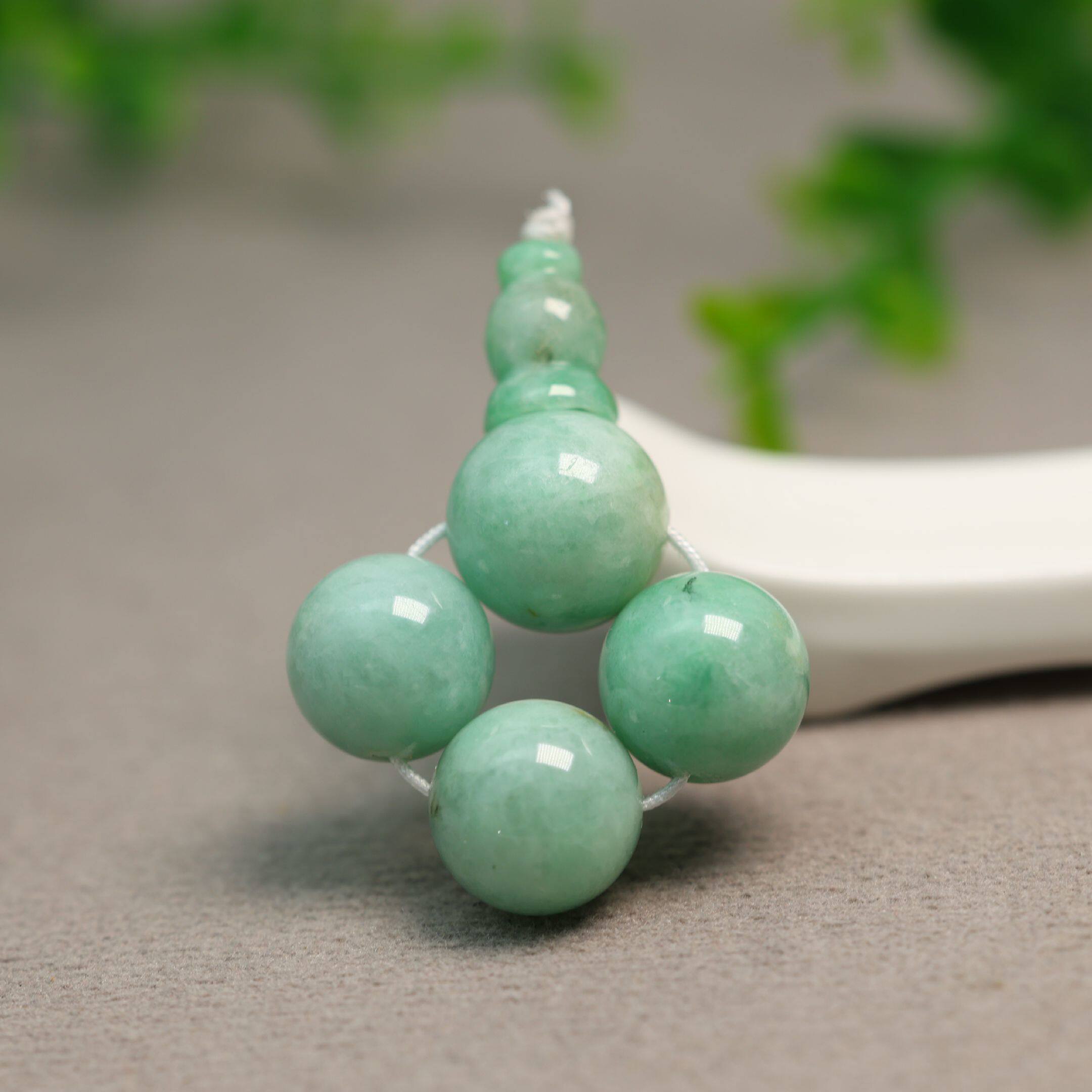 #J158一套阳绿缅甸天然A货翡翠素面珠子三通佛头佛珠珠串配件
