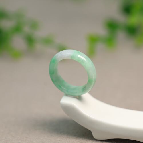 糯种飘阳绿缅甸天然A货翡翠戒指