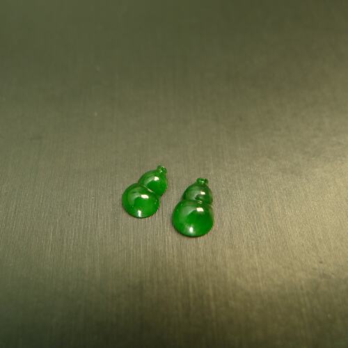 辣绿缅甸天然A货翡翠葫芦戒面