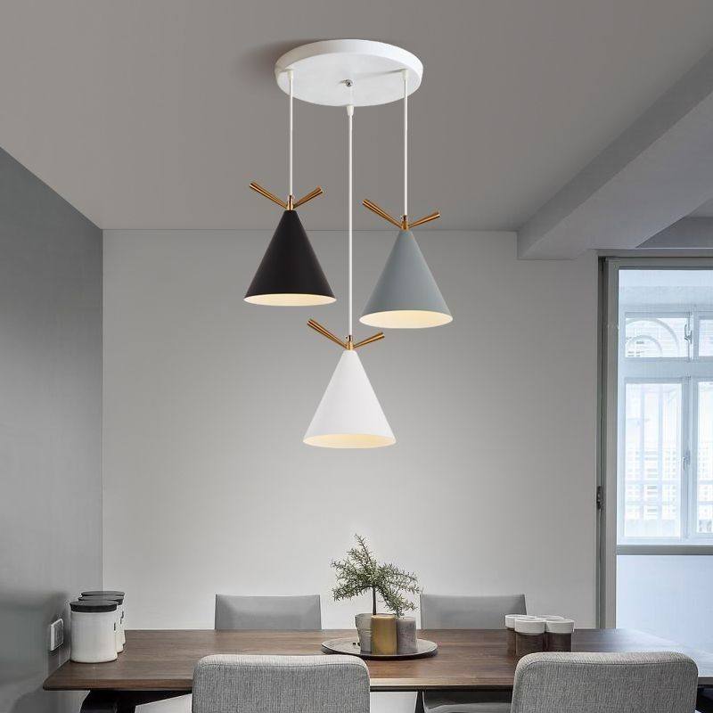简约餐厅吊灯三头吊灯新款创意个性卧室现代简厨房吊灯过道吧台灯