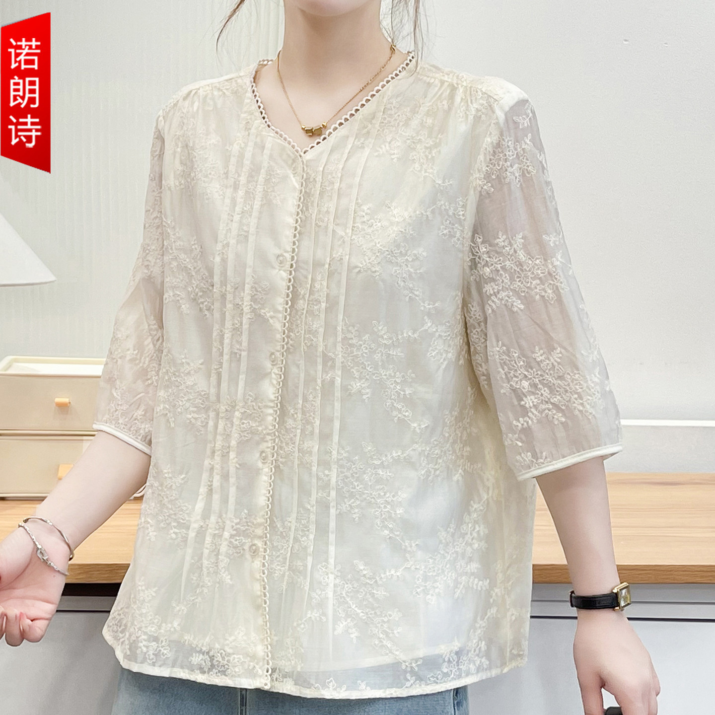 大码女装法式压褶蕾丝花边衬衫女图片